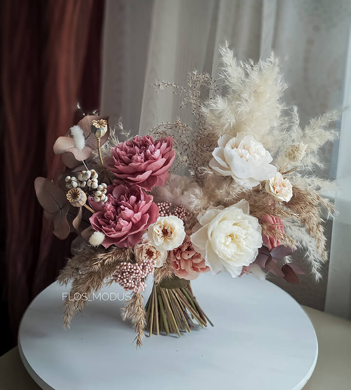 Свадебный букет невесты из стабилизированных цветов