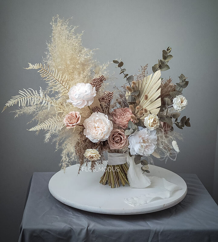 Букет невесты из сухоцветов и стабилизированных цветов